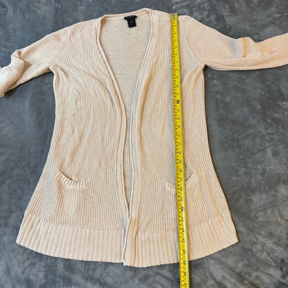 Ann Taylor Beige Linen Blend Open-Front Cardigan

#1287 - Picture 2 of 6